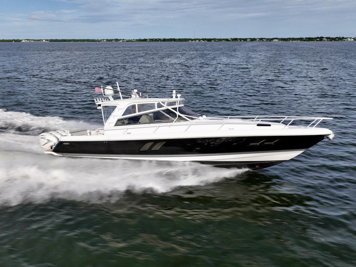 2019 Intrepid 475 Sport Yacht — photo 1