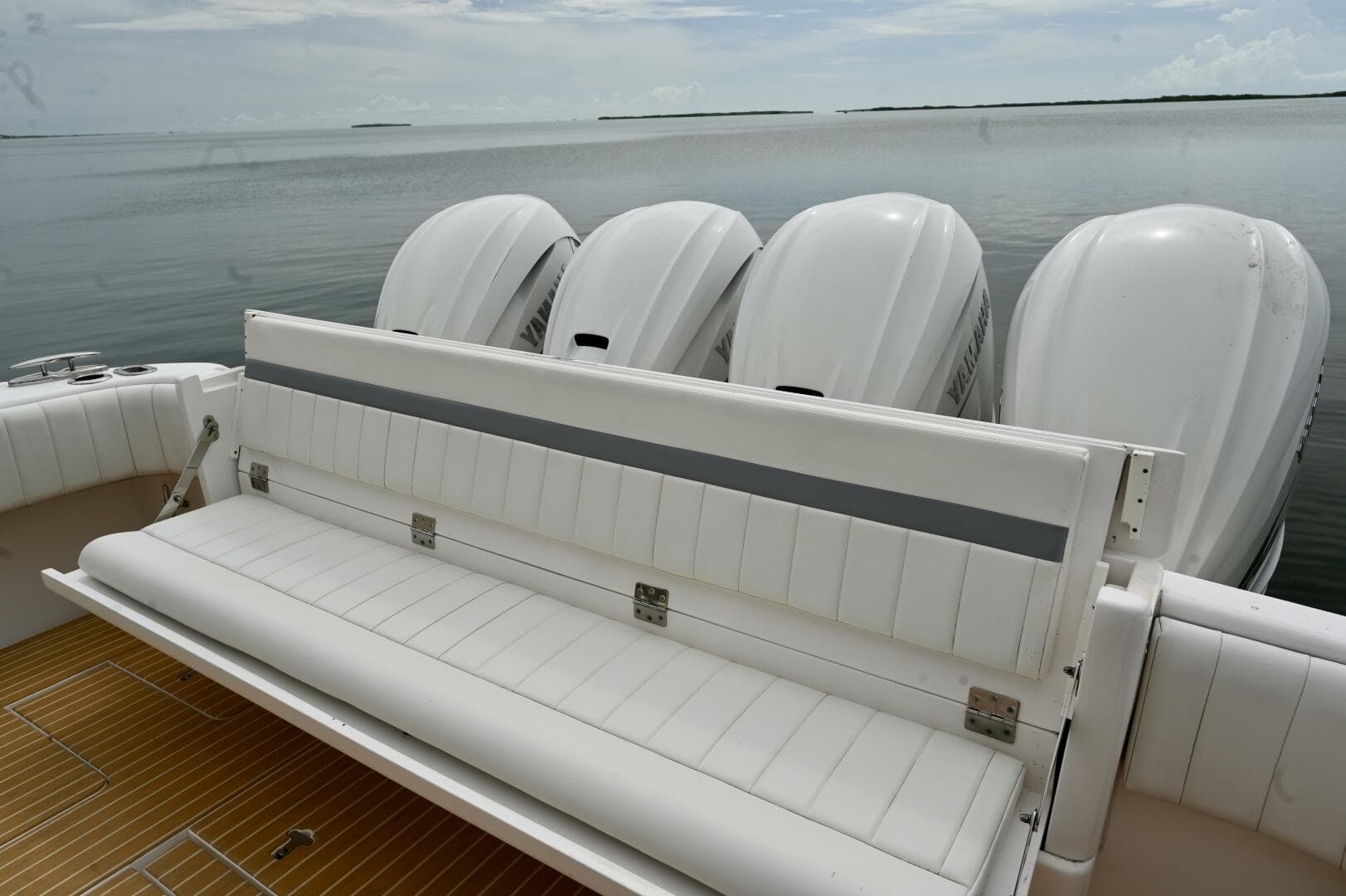 2019 Intrepid 475 Sport Yacht — photo 6