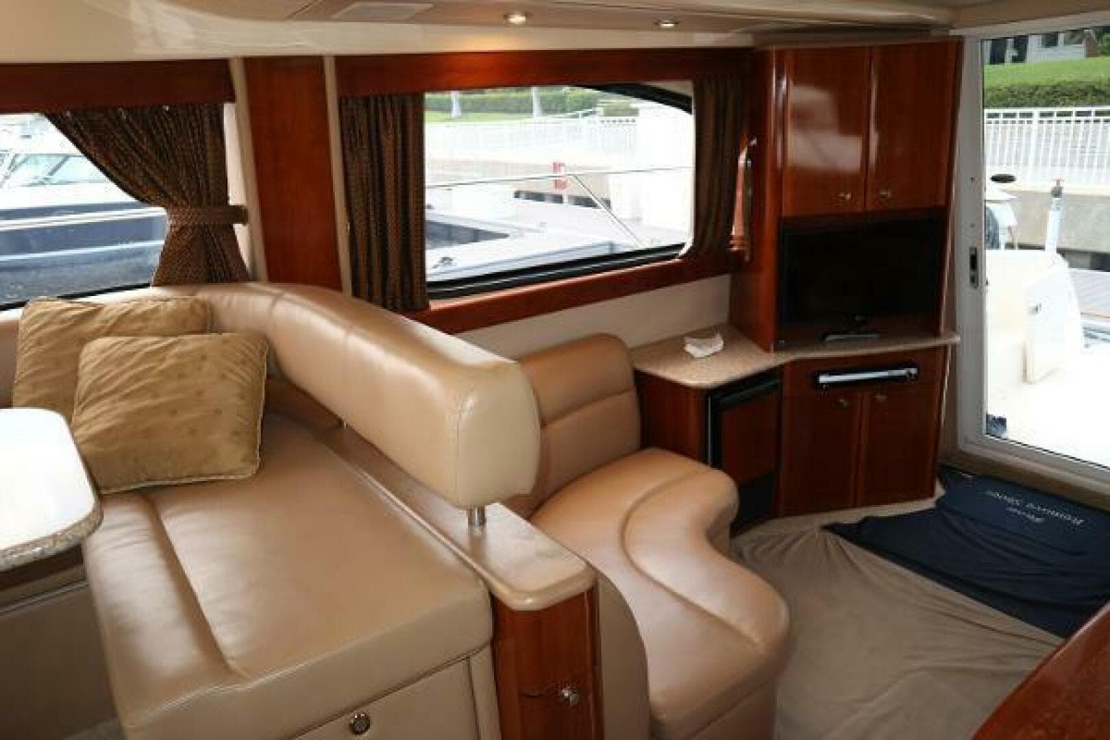 2007 Meridian 411 Sedan — photo 12