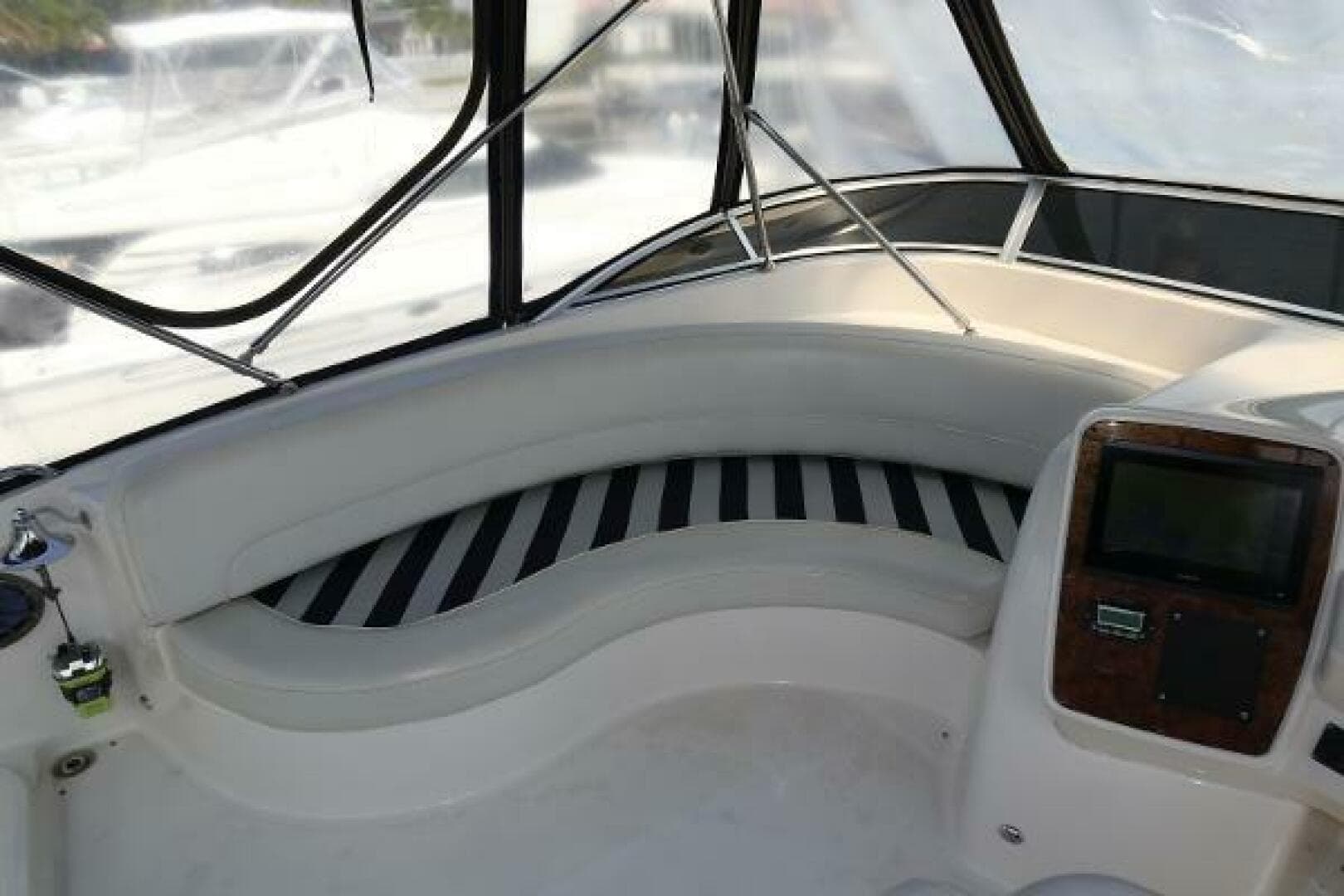 2007 Meridian 411 Sedan — photo 30