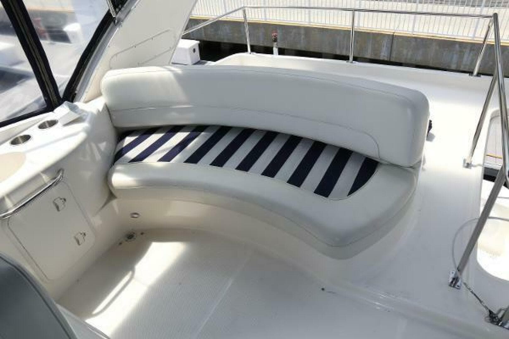 2007 Meridian 411 Sedan — photo 28