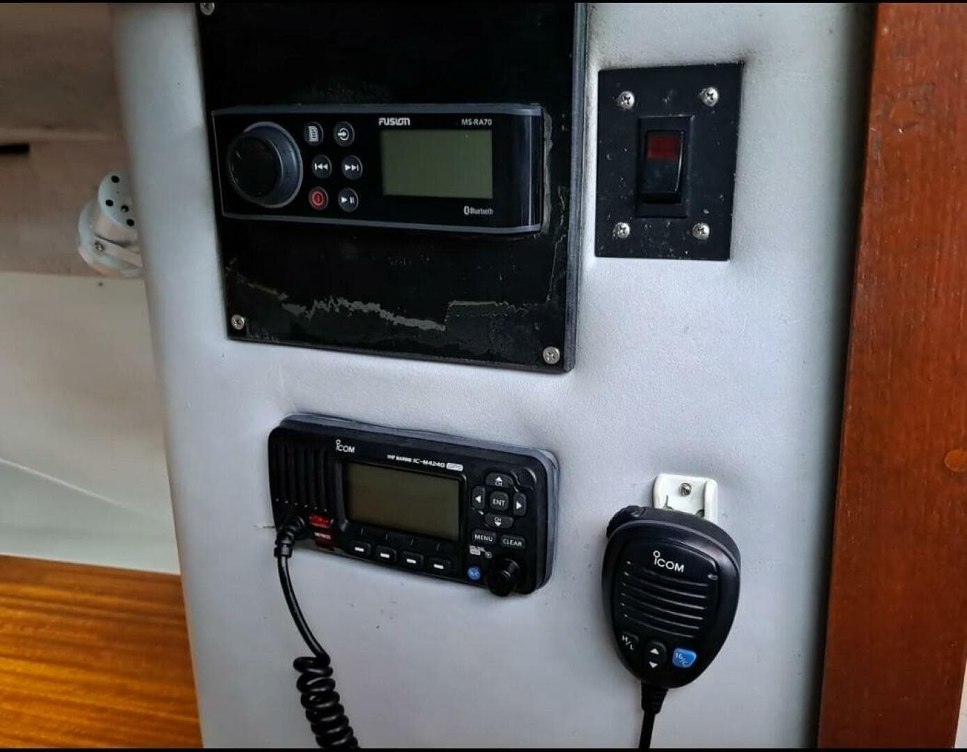 2021 Boston Whaler 300 Fourstroke — photo 10