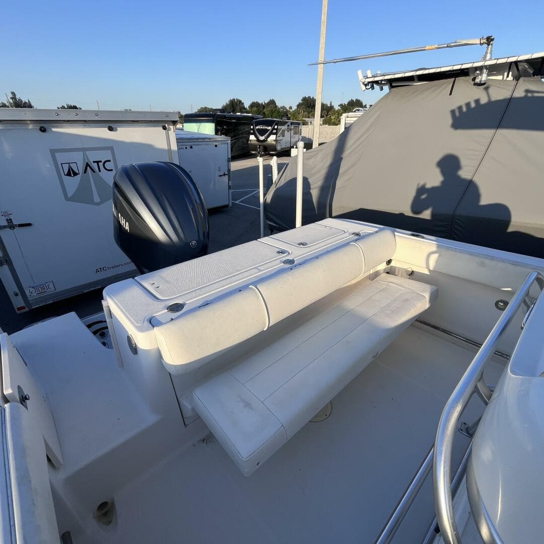 2013 Robalo R240 Center Console — photo 7
