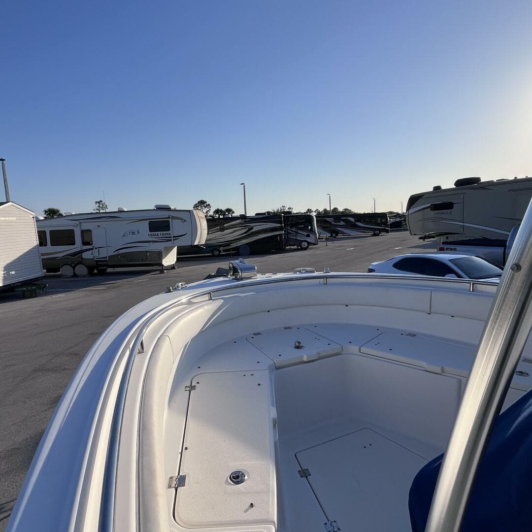 2013 Robalo R240 Center Console — photo 2