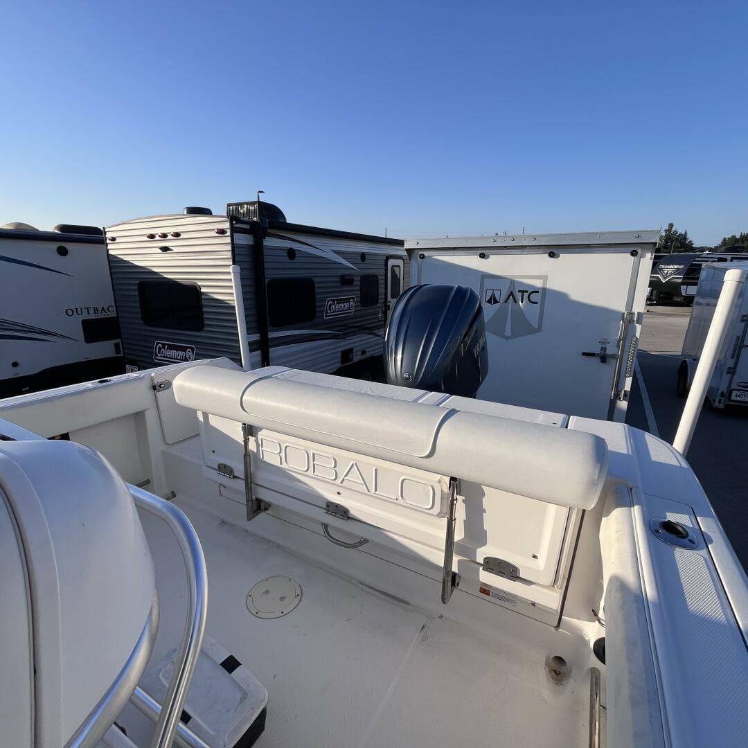 2013 Robalo R240 Center Console — photo 4