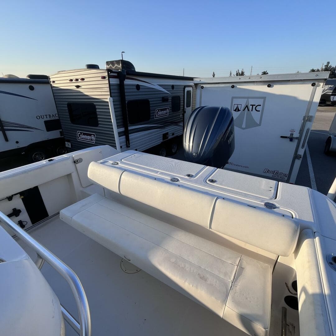 2013 Robalo R240 Center Console — photo 6