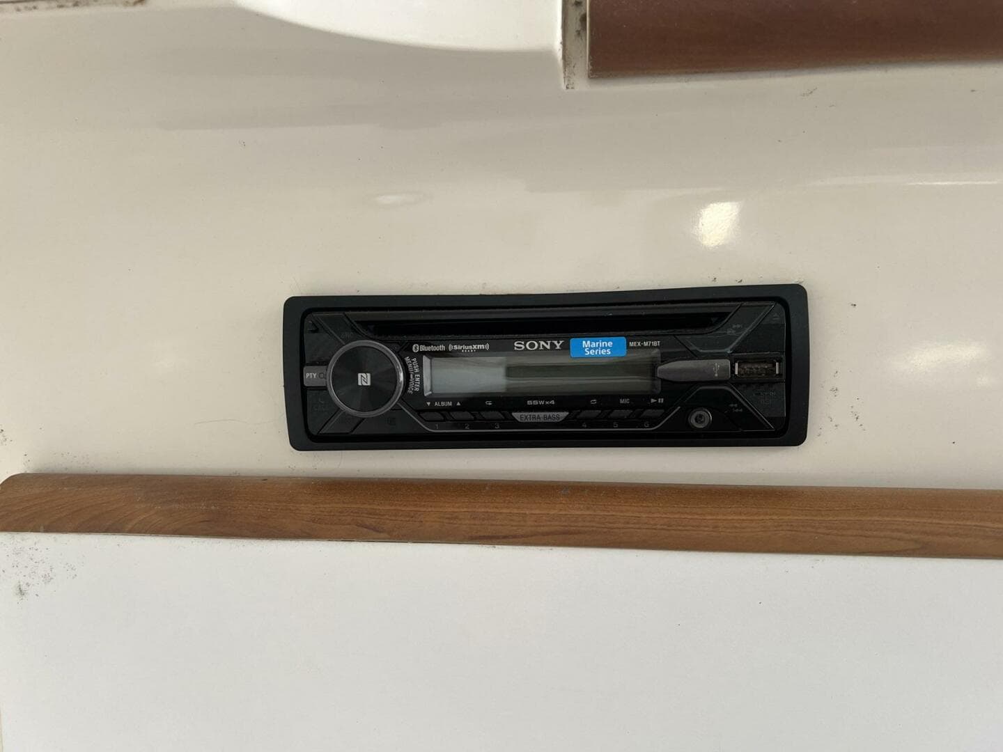 1996 Silverton 310 Express — photo 17