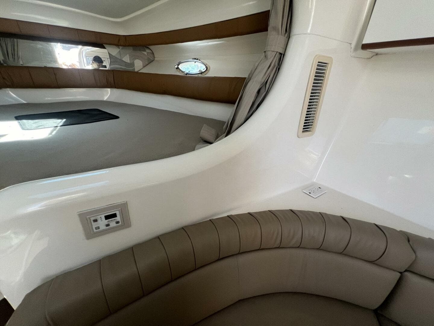 1996 Silverton 310 Express — photo 16