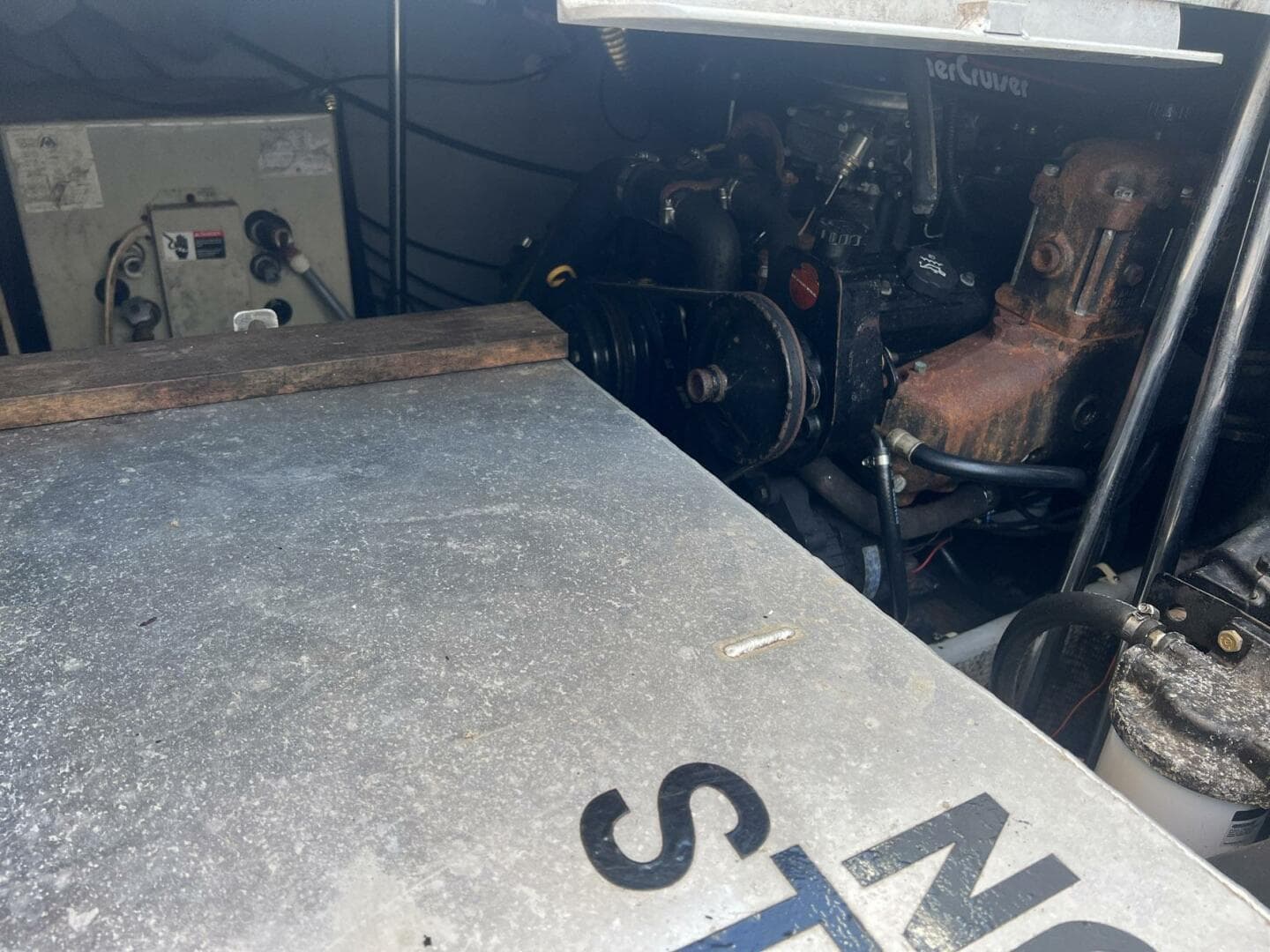 1996 Silverton 310 Express — photo 20