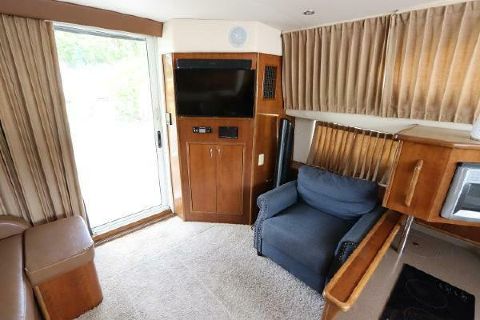 2007 Carver 35 Super Sport — photo 26