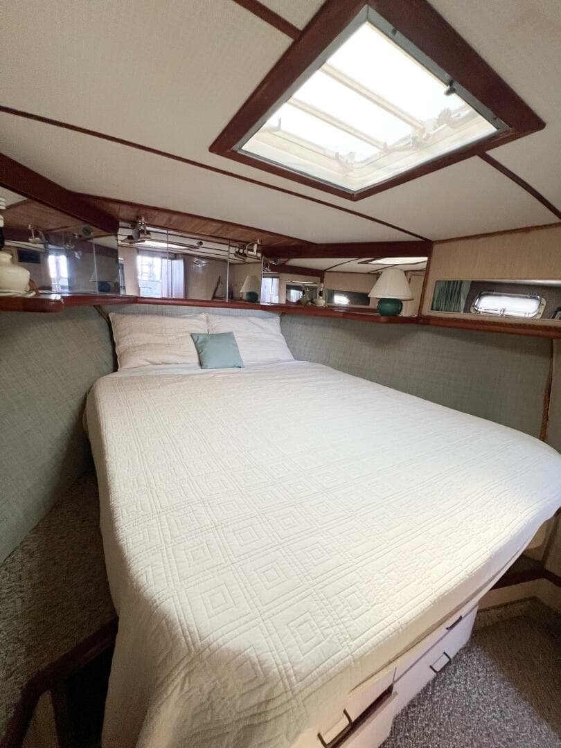 1987 Tollycraft 34 Sedan Sport — photo 42