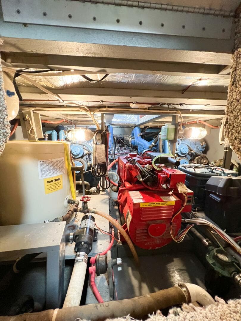 1987 Tollycraft 34 Sedan Sport — photo 60