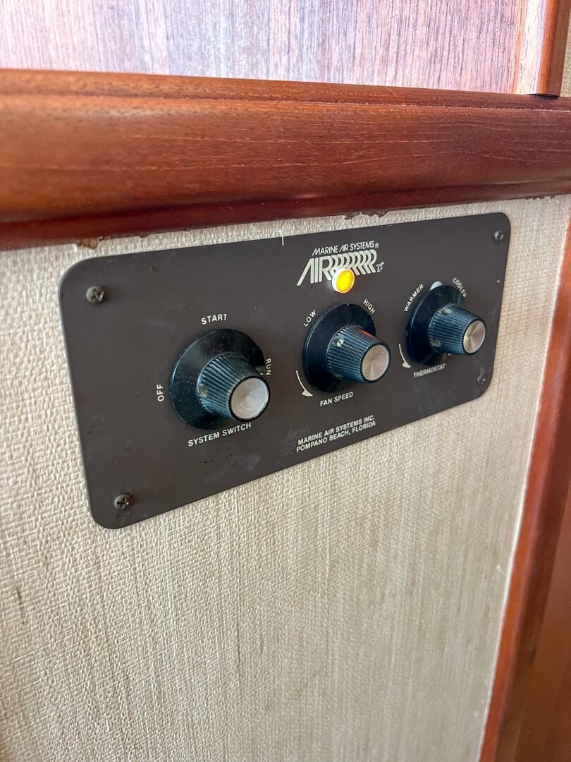 1987 Tollycraft 34 Sedan Sport — photo 51