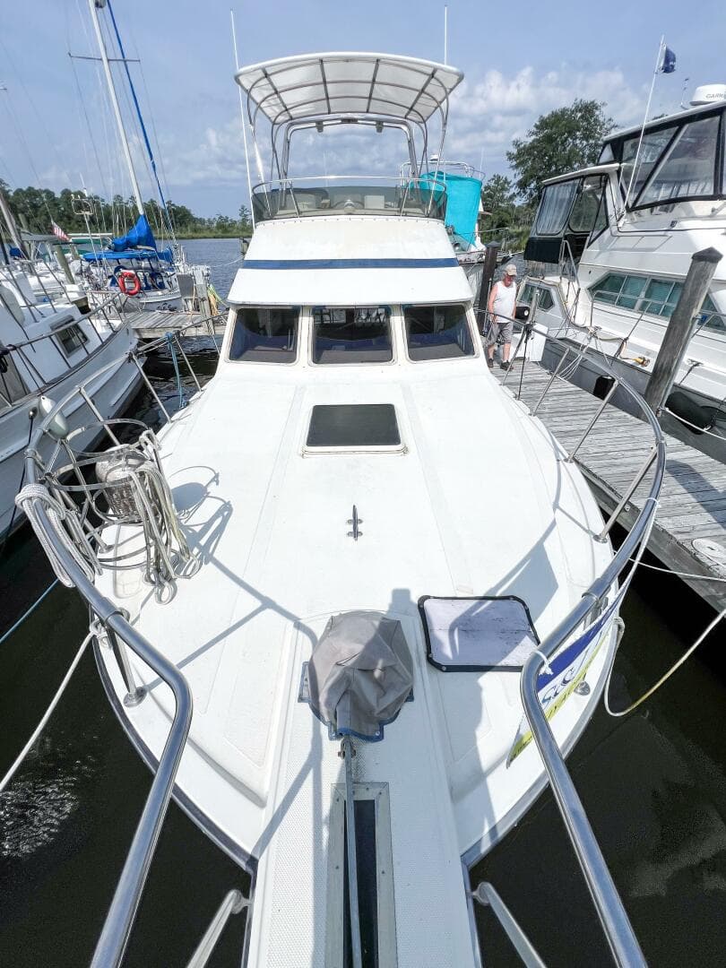 1987 Tollycraft 34 Sedan Sport — photo 19