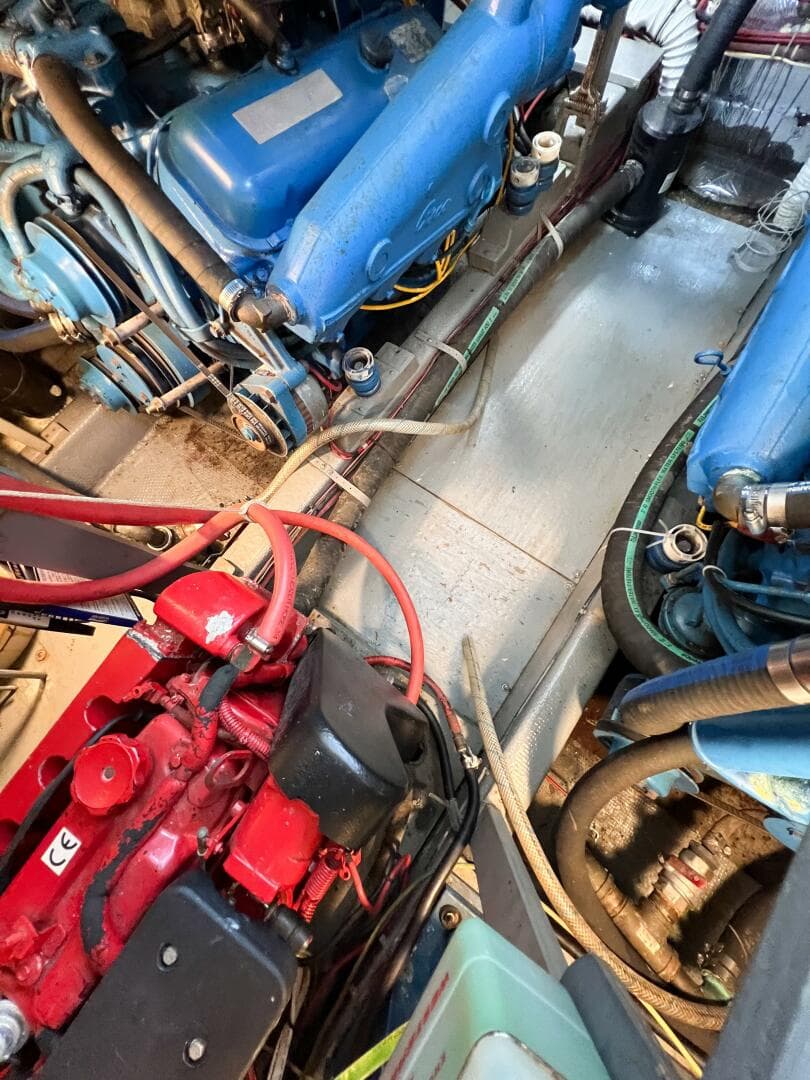 1987 Tollycraft 34 Sedan Sport — photo 56