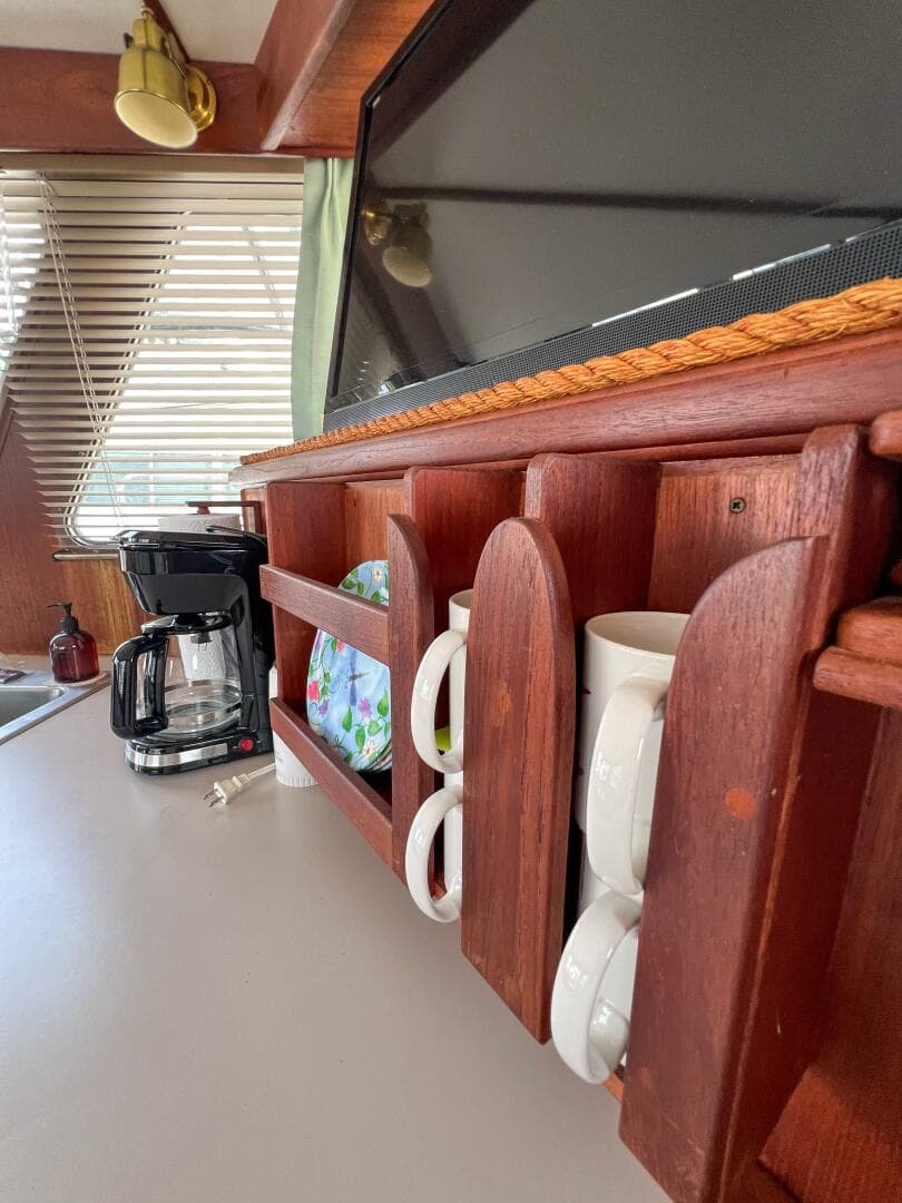 1987 Tollycraft 34 Sedan Sport — photo 35