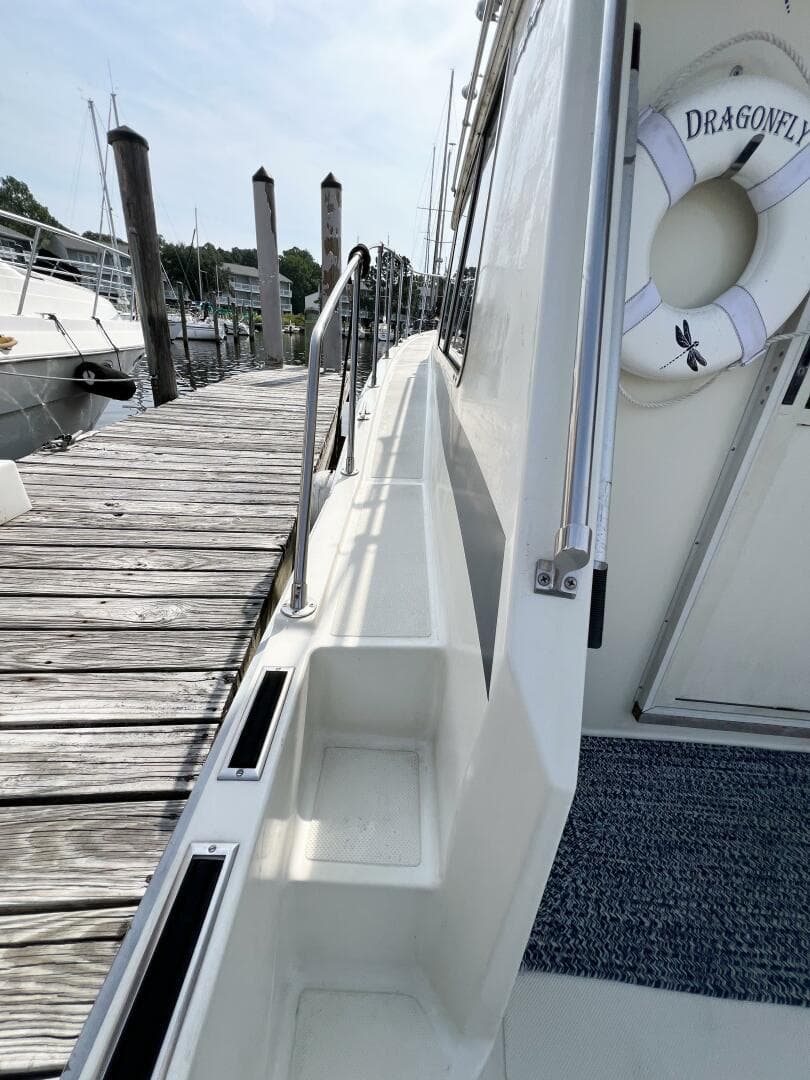 1987 Tollycraft 34 Sedan Sport — photo 18