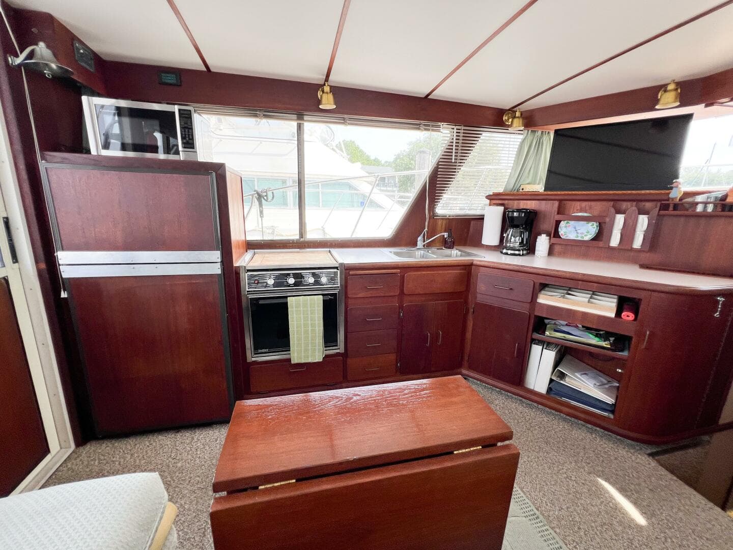 1987 Tollycraft 34 Sedan Sport — photo 26