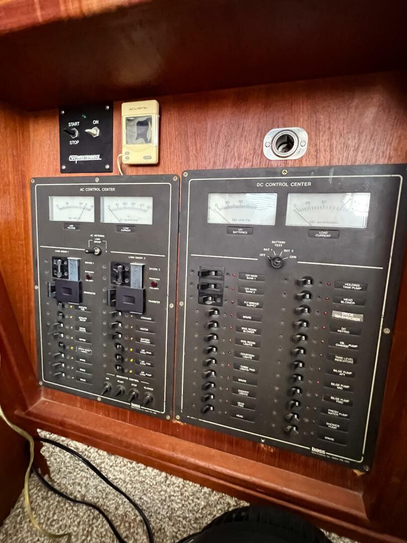 1987 Tollycraft 34 Sedan Sport — photo 30