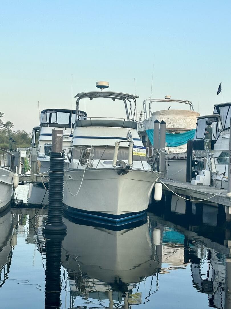 1987 Tollycraft 34 Sedan Sport — photo 3