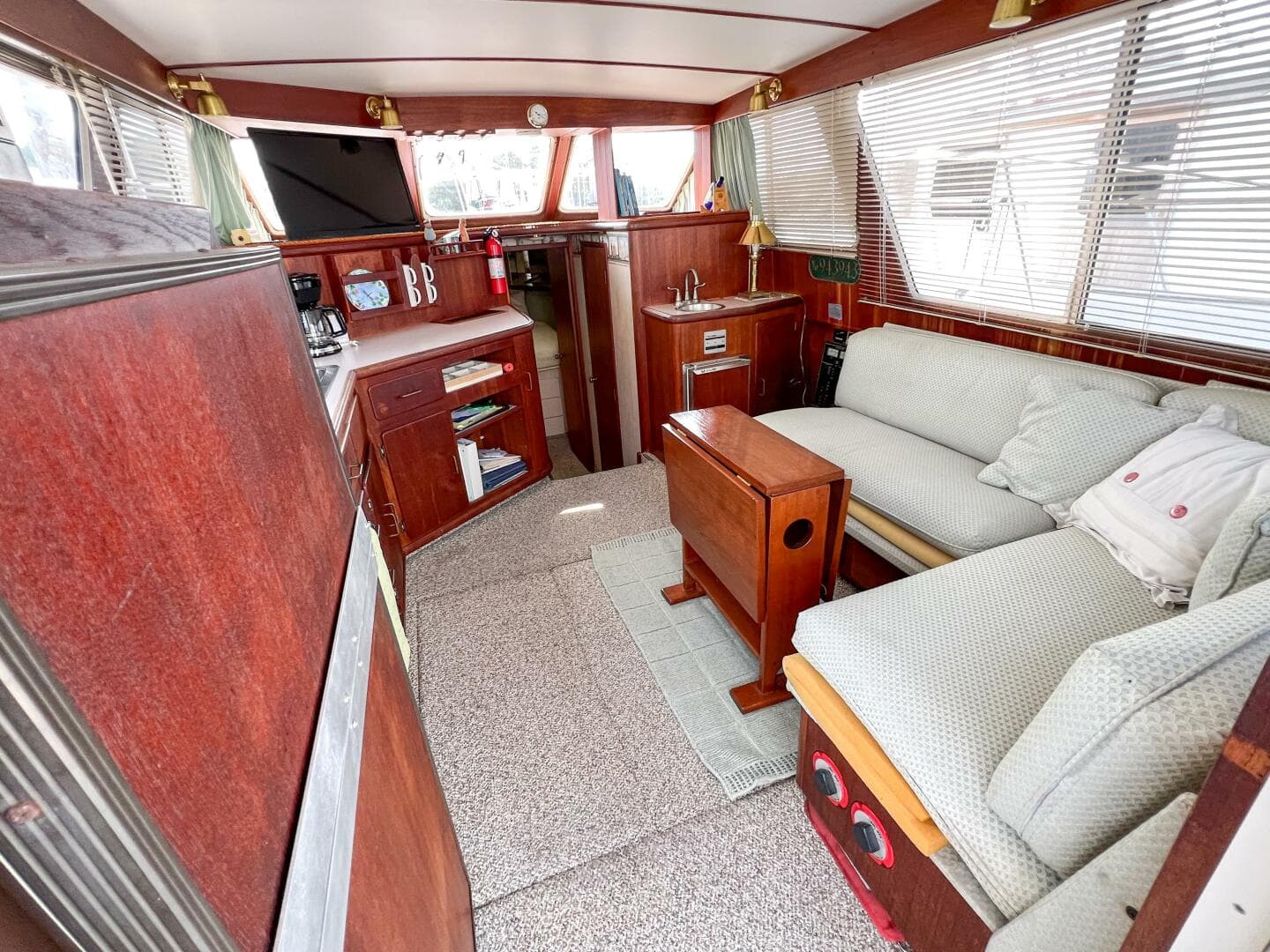 1987 Tollycraft 34 Sedan Sport — photo 23