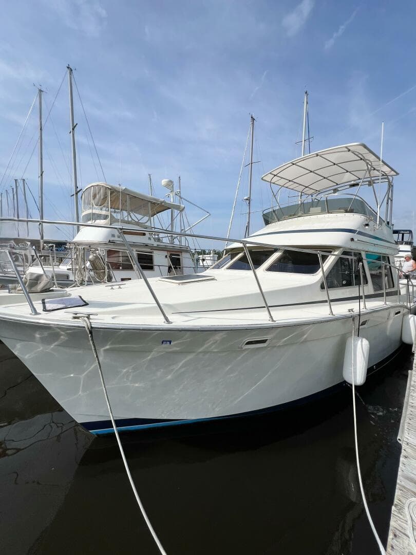 1987 Tollycraft 34 Sedan Sport — photo 2