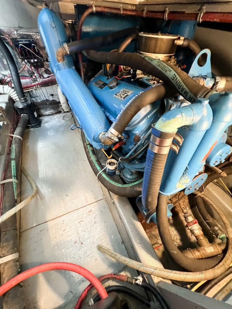 1987 Tollycraft 34 Sedan Sport — photo 58