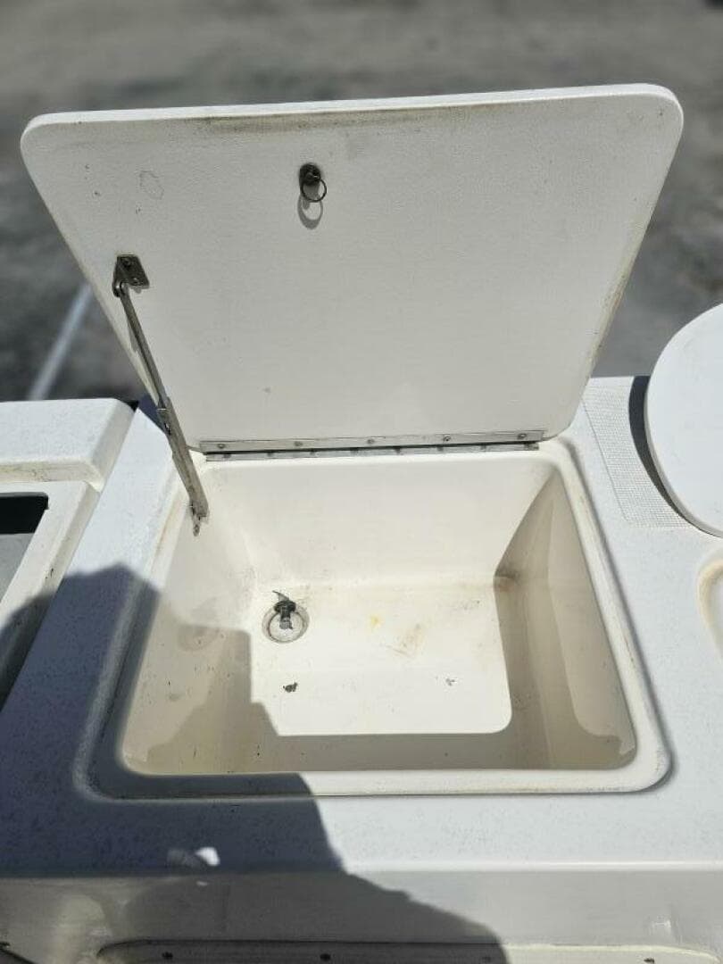 1995 Pursuit 2600 CC — photo 33