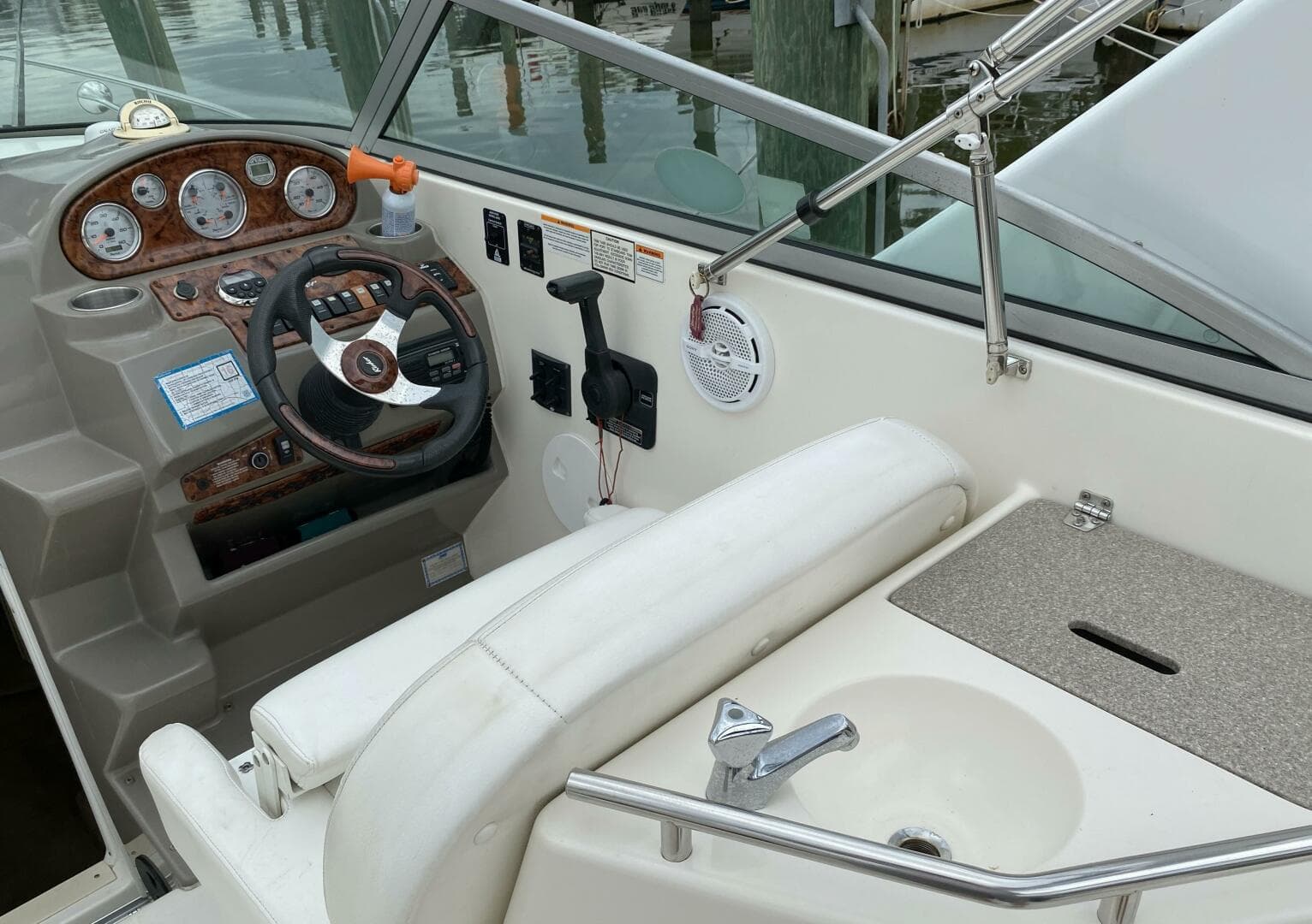2006 Rinker Fiesta Vee 270 — photo 5