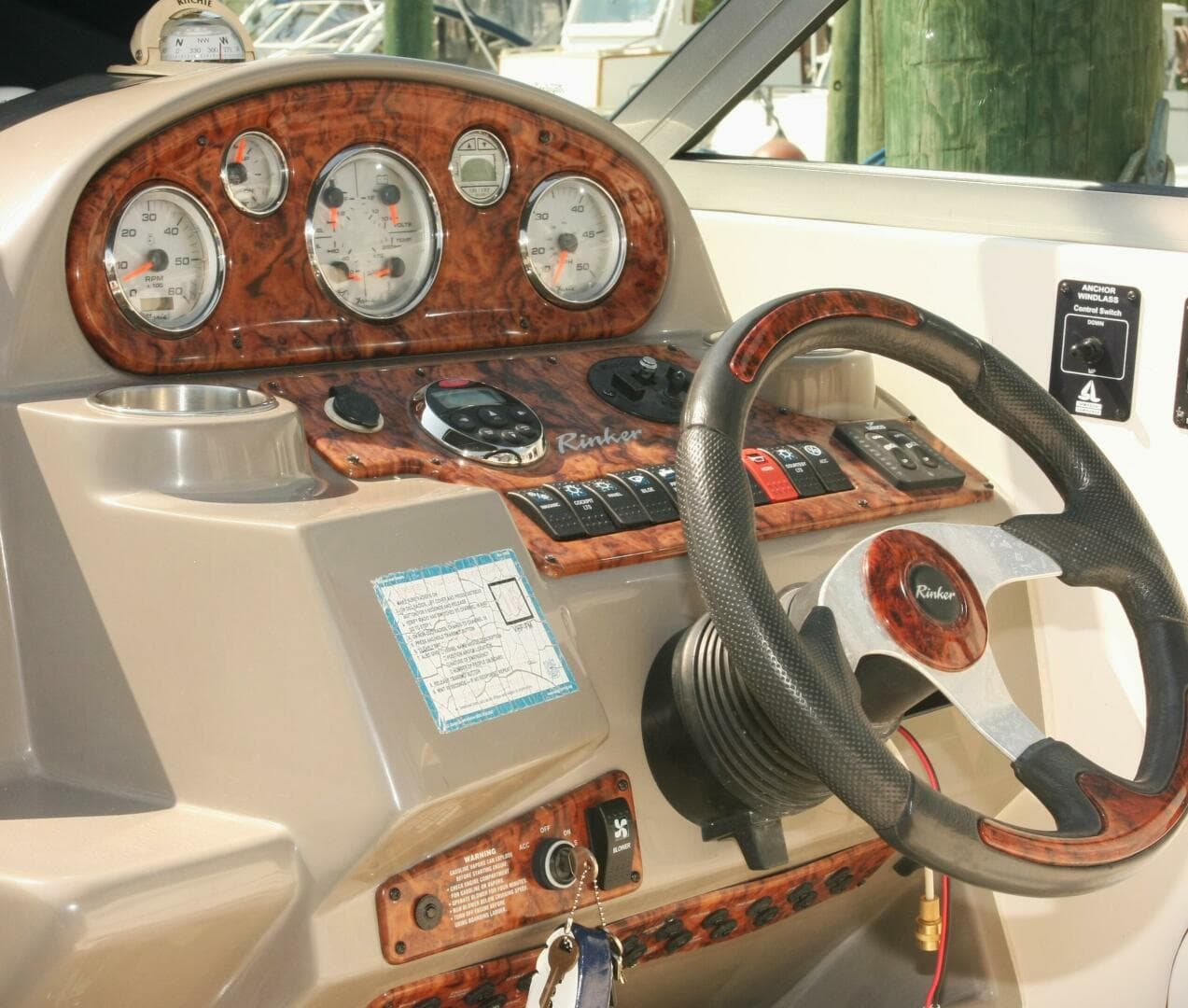 2006 Rinker Fiesta Vee 270 — photo 7