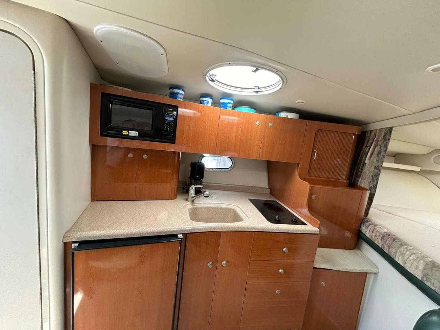 2001 Four Winns 328 Vista — photo 10