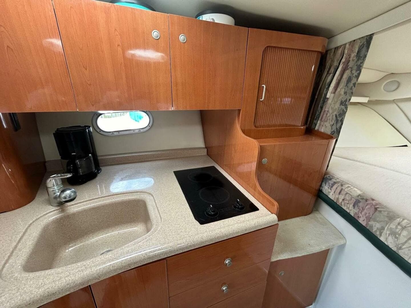 2001 Four Winns 328 Vista — photo 13