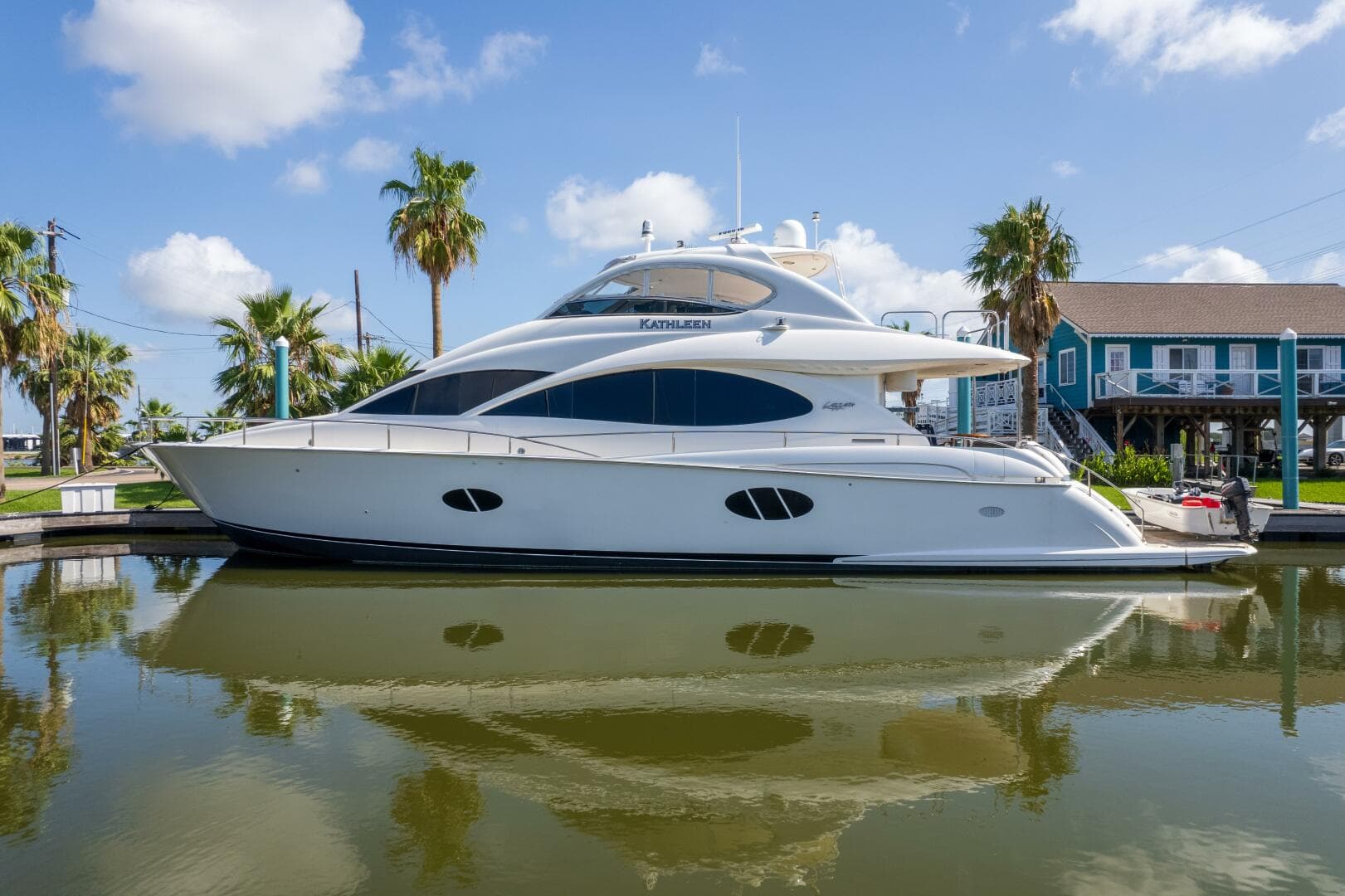 2007 Lazzara Yachts 74 — photo 111