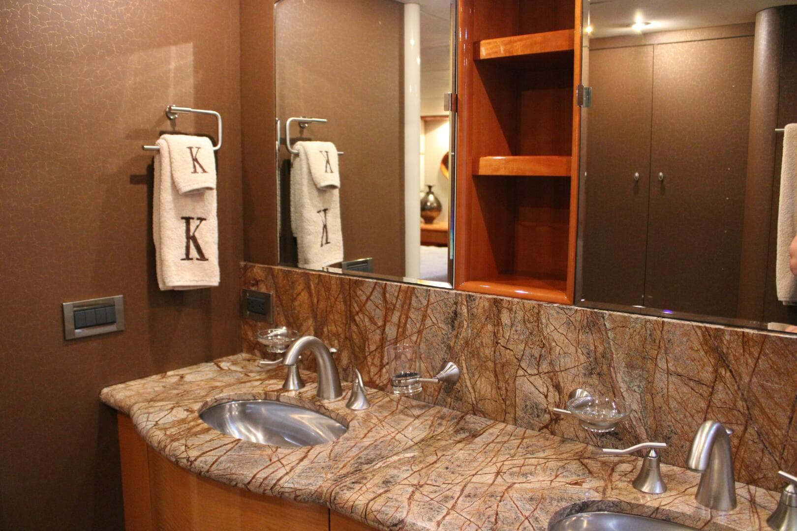 2007 Lazzara Yachts 74 — photo 50