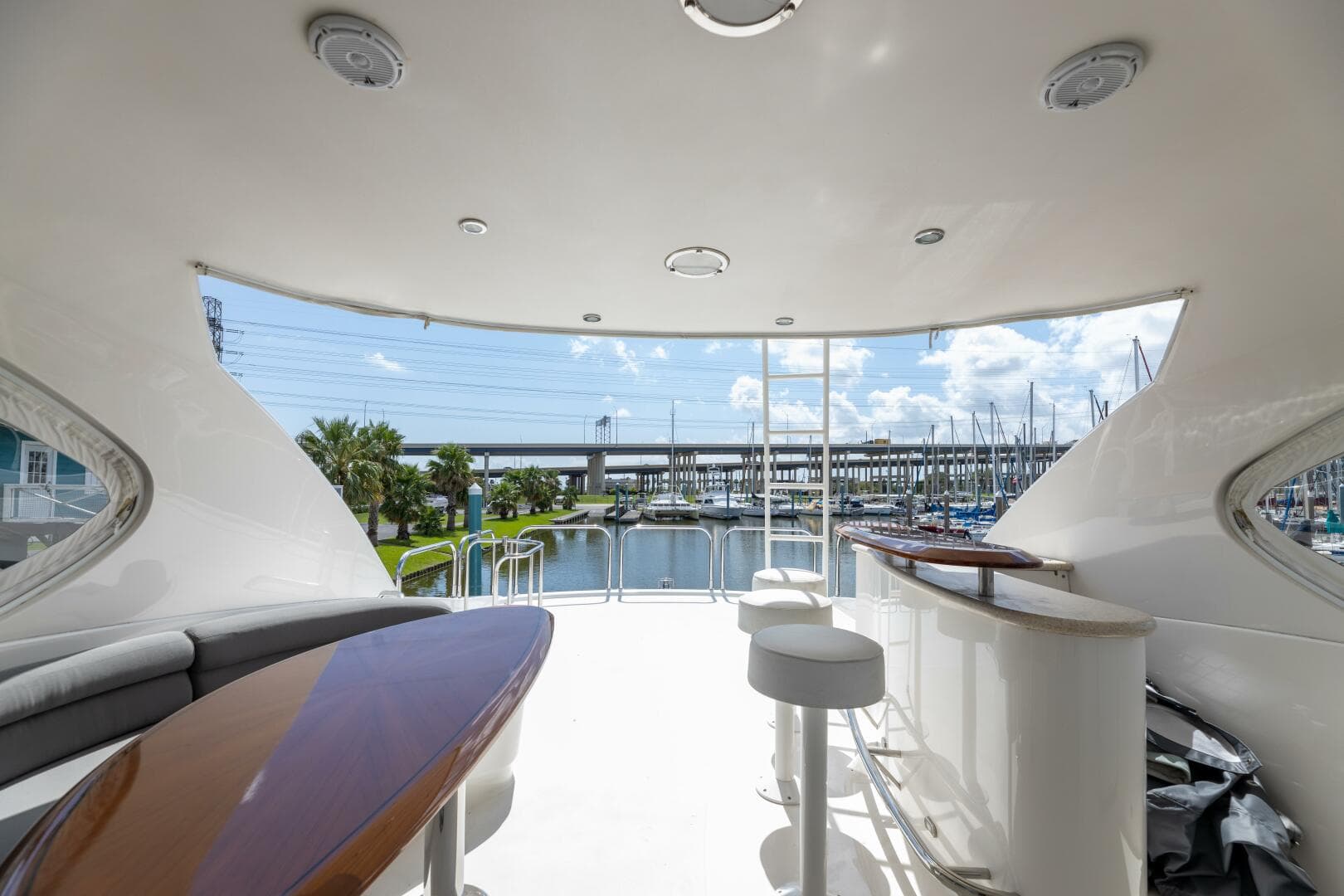 2007 Lazzara Yachts 74 — photo 92