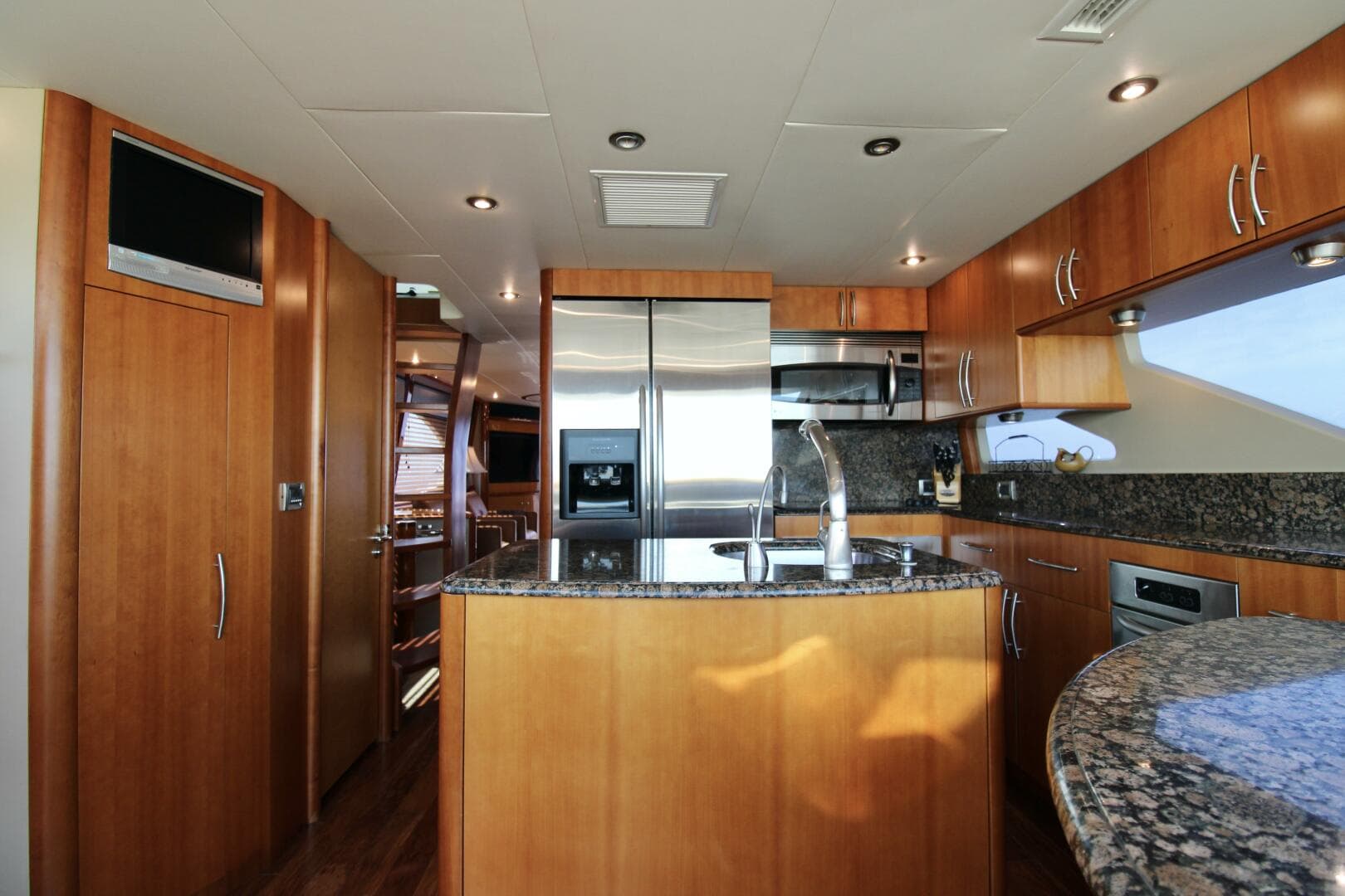 2007 Lazzara Yachts 74 — photo 22