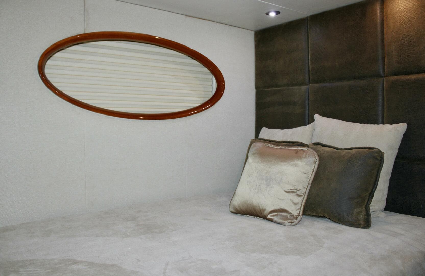 2007 Lazzara Yachts 74 — photo 64