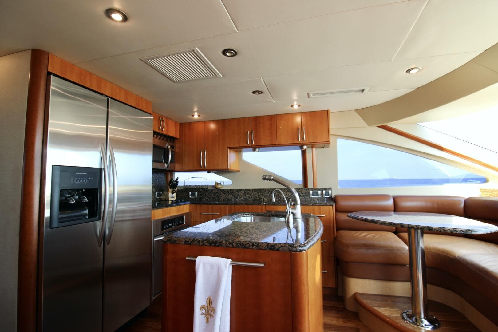 2007 Lazzara Yachts 74 — photo 21