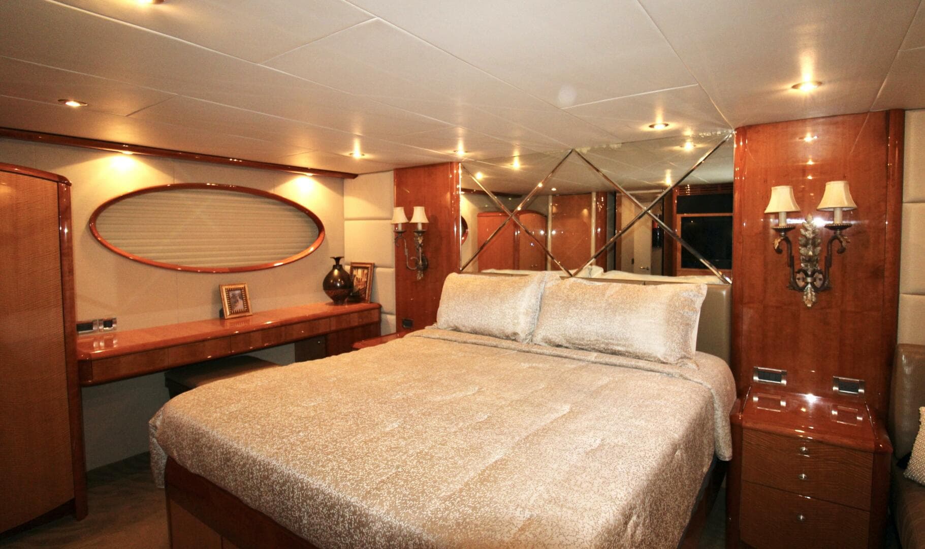 2007 Lazzara Yachts 74 — photo 6