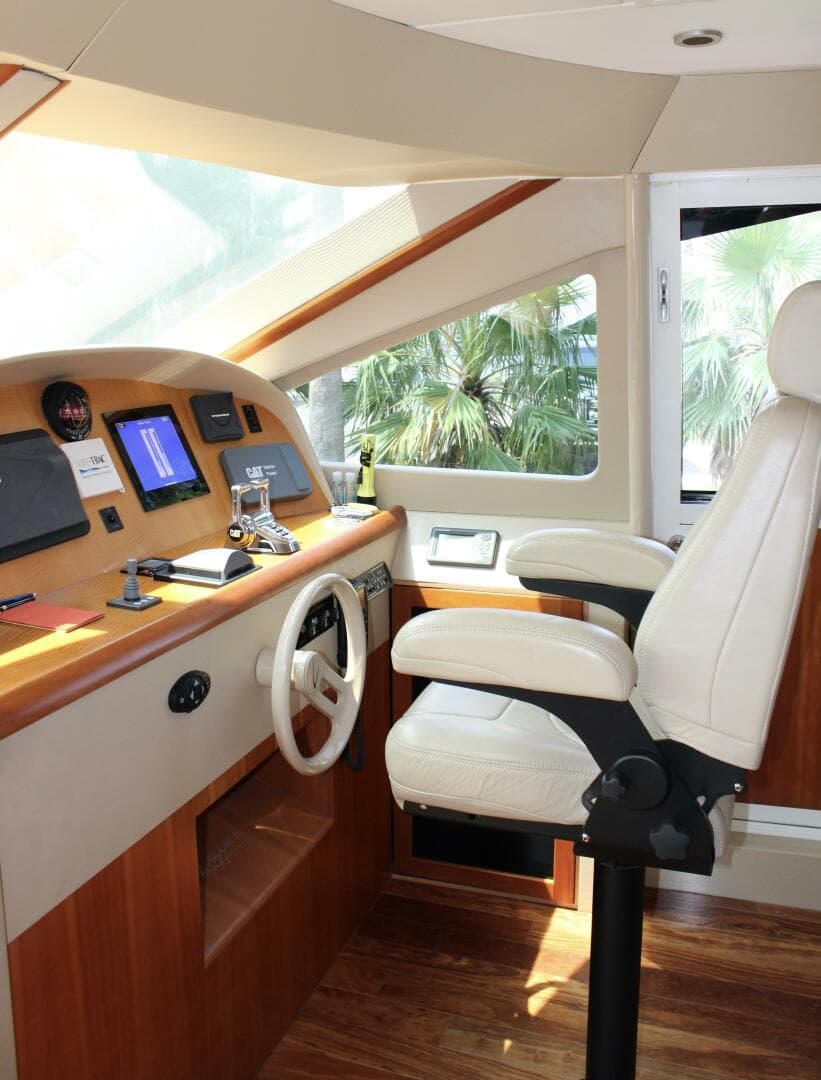 2007 Lazzara Yachts 74 — photo 3