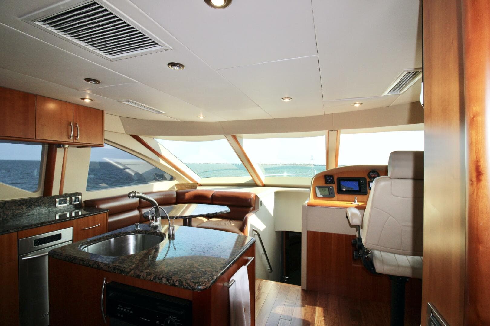 2007 Lazzara Yachts 74 — photo 26