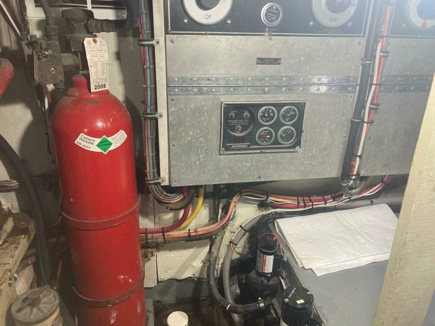 1983 Hatteras Sportfish — photo 35