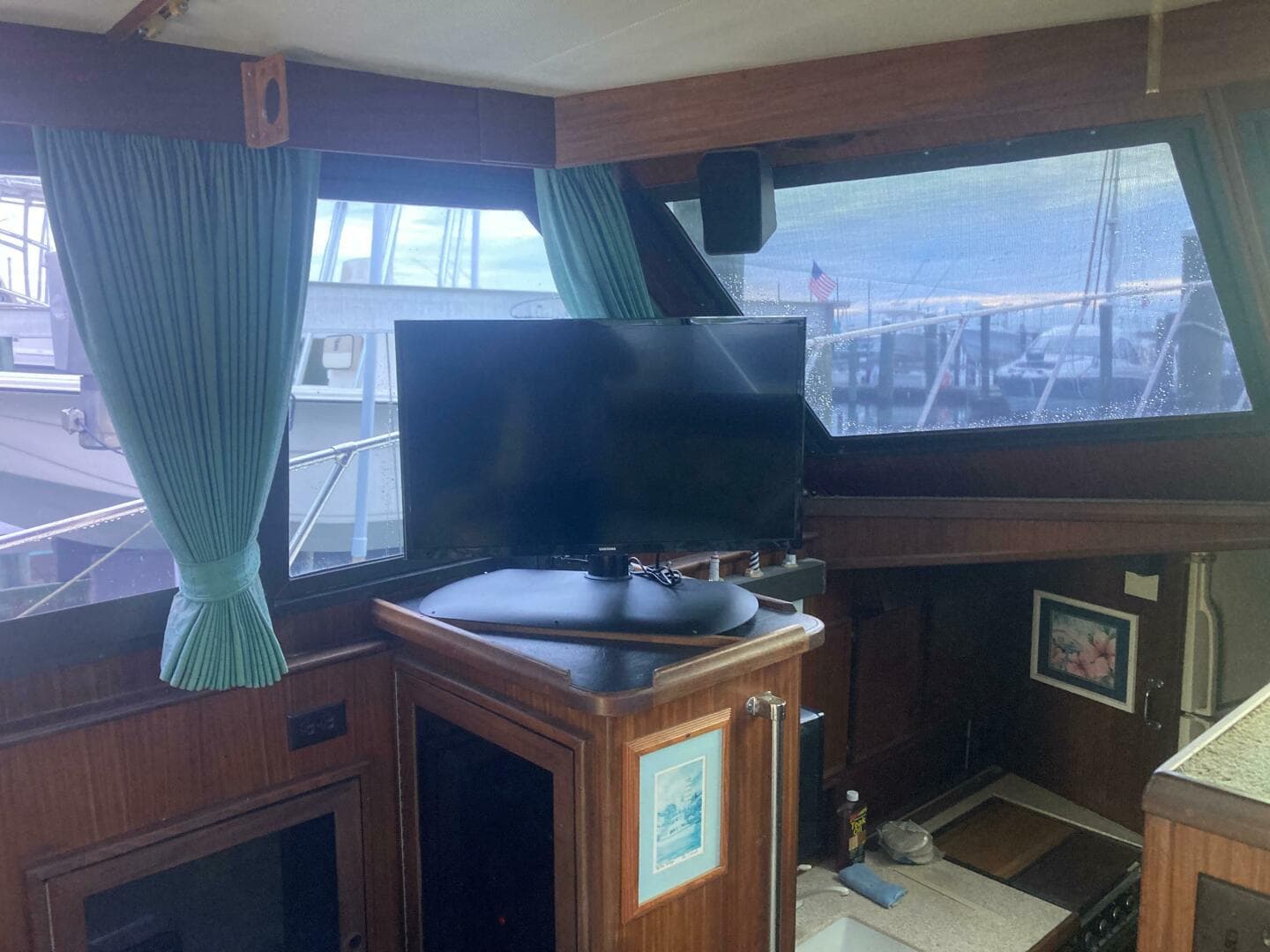 1983 Hatteras Sportfish — photo 20