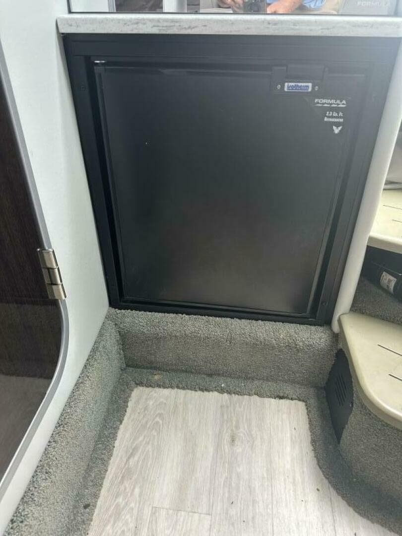 2017 Formula 370 SS — photo 37