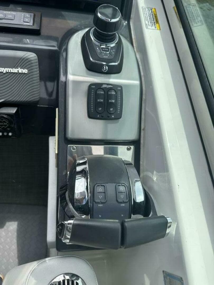 2017 Formula 370 SS — photo 11