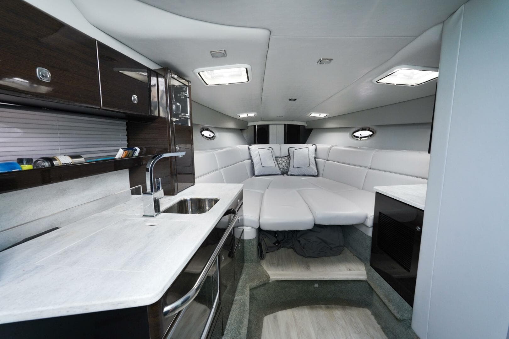 2017 Formula 370 SS — photo 27