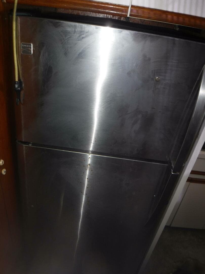 1988 Bertram 47 — photo 23