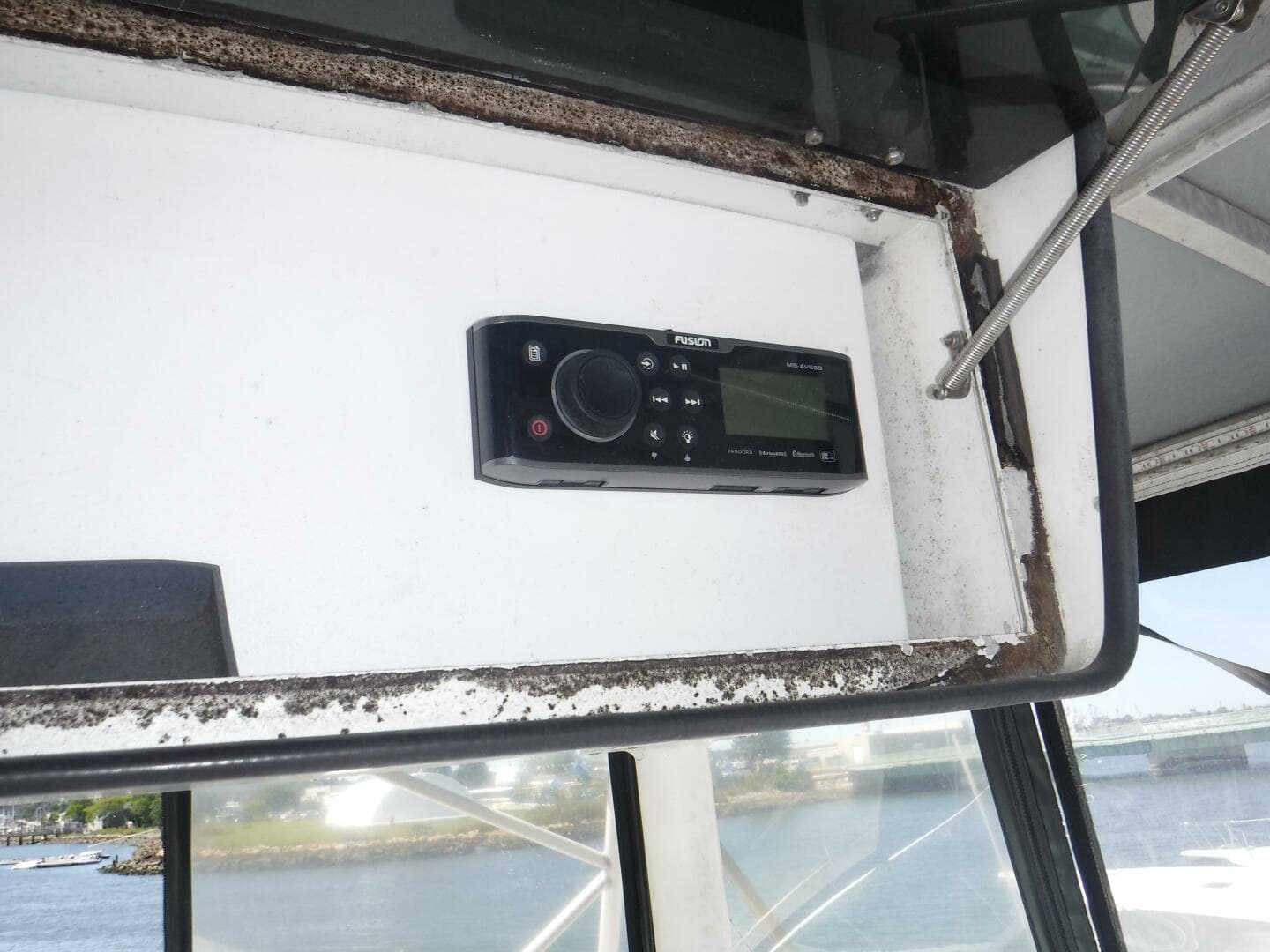 1988 Bertram 47 — photo 6