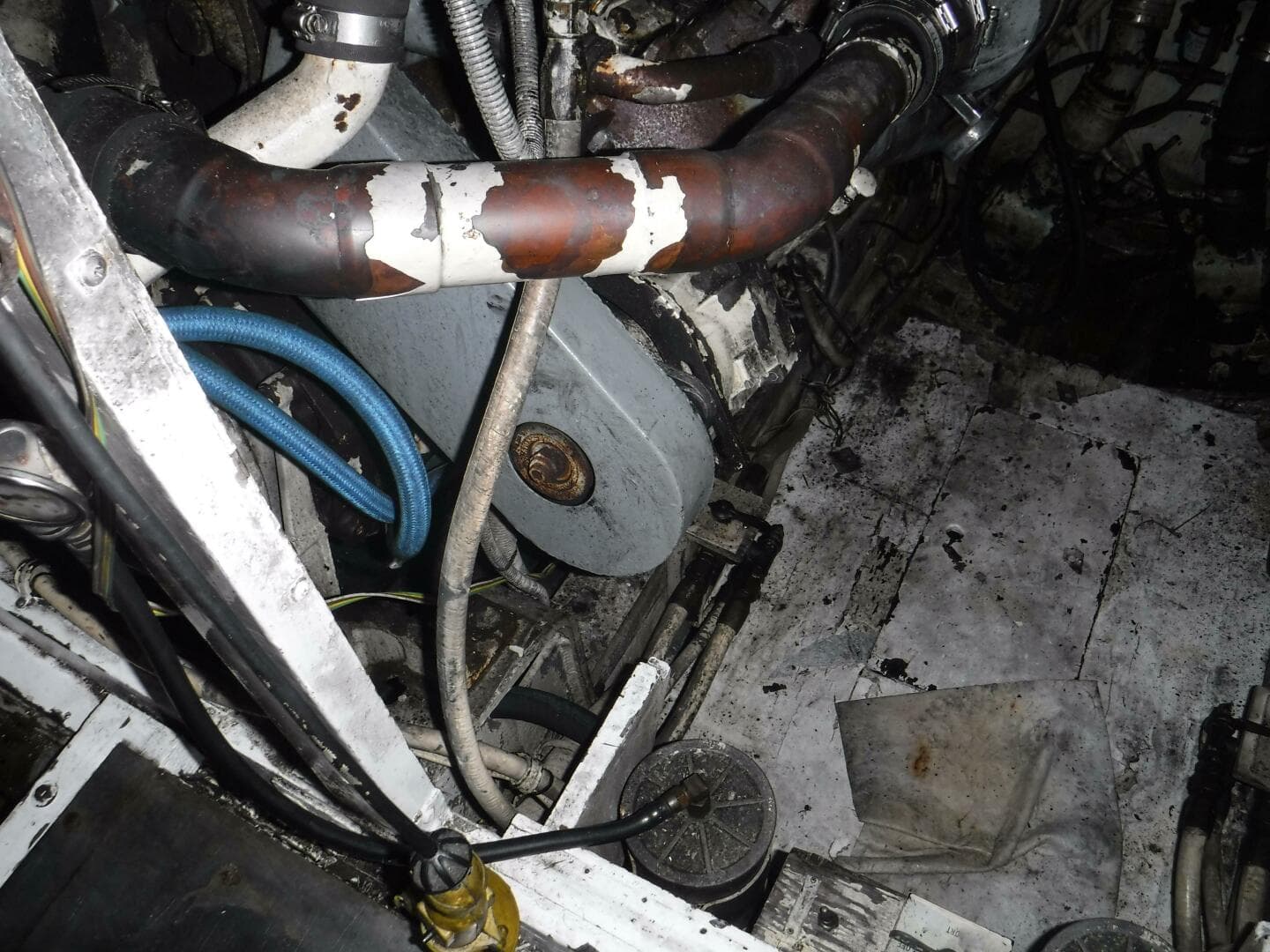 1988 Bertram 47 — photo 29