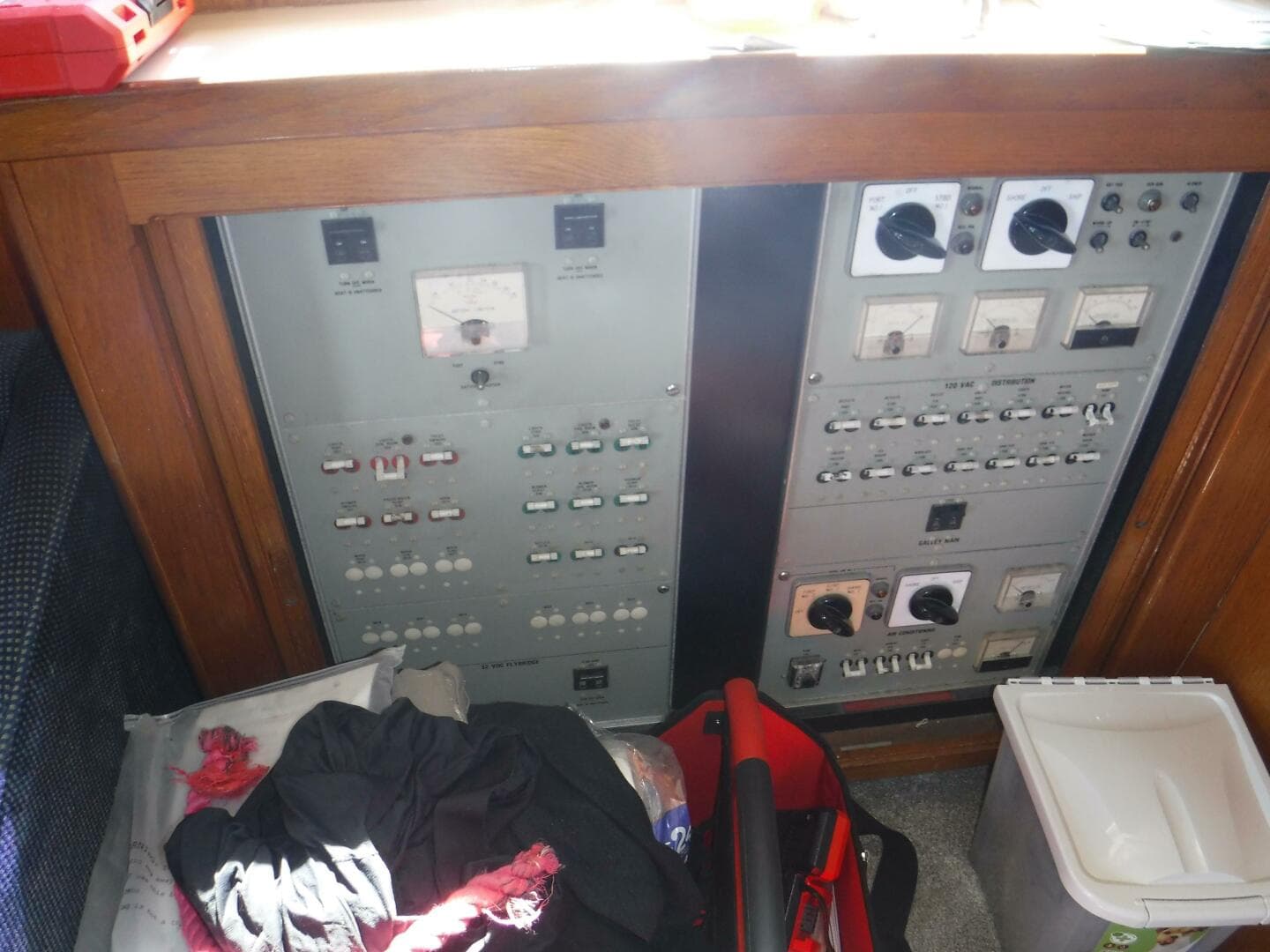 1988 Bertram 47 — photo 14